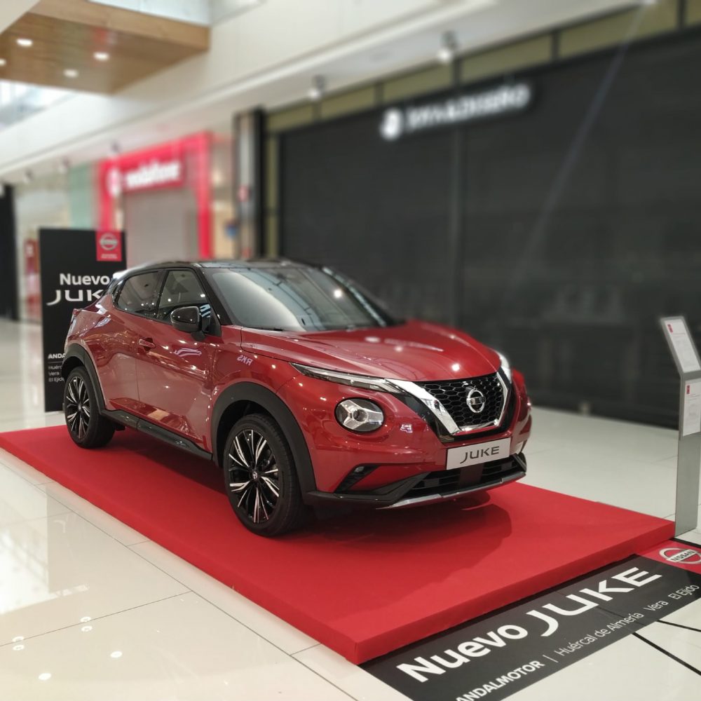 Exposicion-vehiculo-en-centro-comercial-torrecardenas